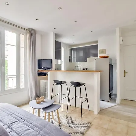 Charming In Apartment *